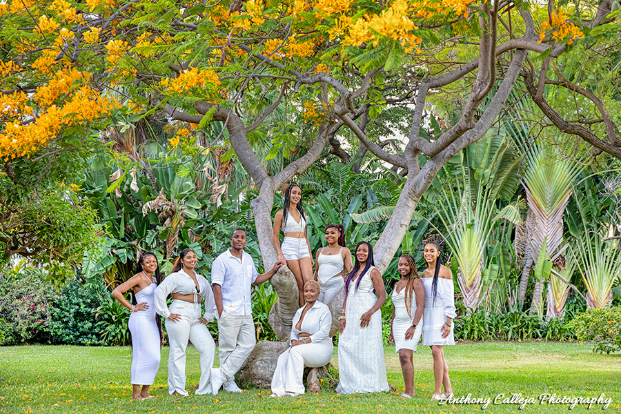 Clothing Ideas - Family of nine wearing all white clothes for a photoshoot at a garden near Waikiki, Oahu, Hawaii