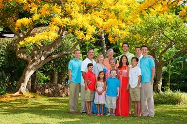 Family Portrait Photography at a Garden in Waikiki