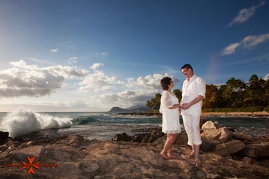 Oahu Honeymoon Photographer