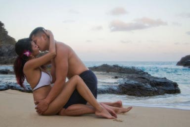 Honeymoon Photographers in Honolulu Hawaii