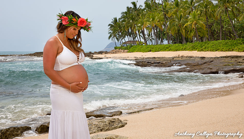 Hawaii Maternity Photography - Mother with Child, Secret Beach, KoOlina